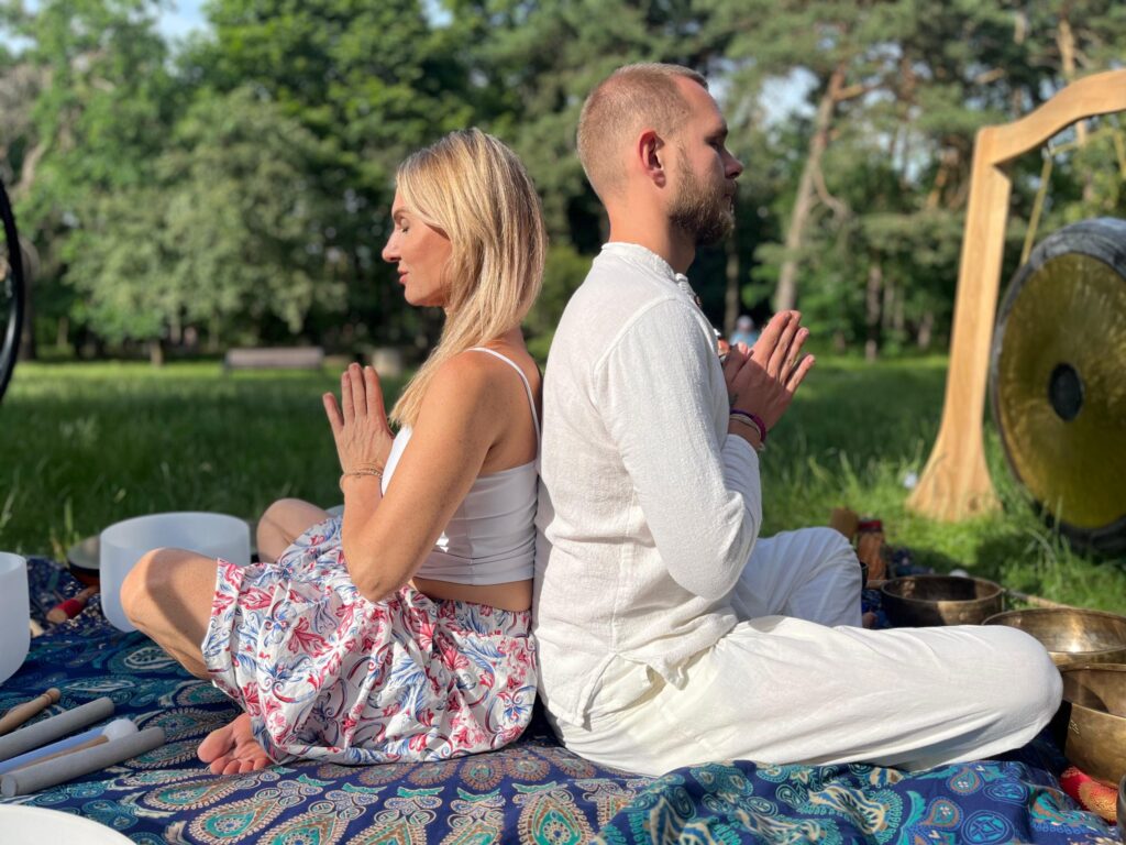 21.06.2024 Legionowo, Międzynarodowy Dzień Jogi- PEŁNIA SERCA - relacja kaash yoga, rafał golan, asany, medytacja, joga, pranayama, koncert dźwięków, face yoga, joga legionowo